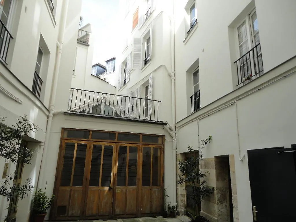 Into - Pont Neuf Apartment Paris