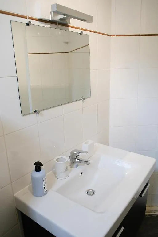 Into - Pont Neuf Apartment *